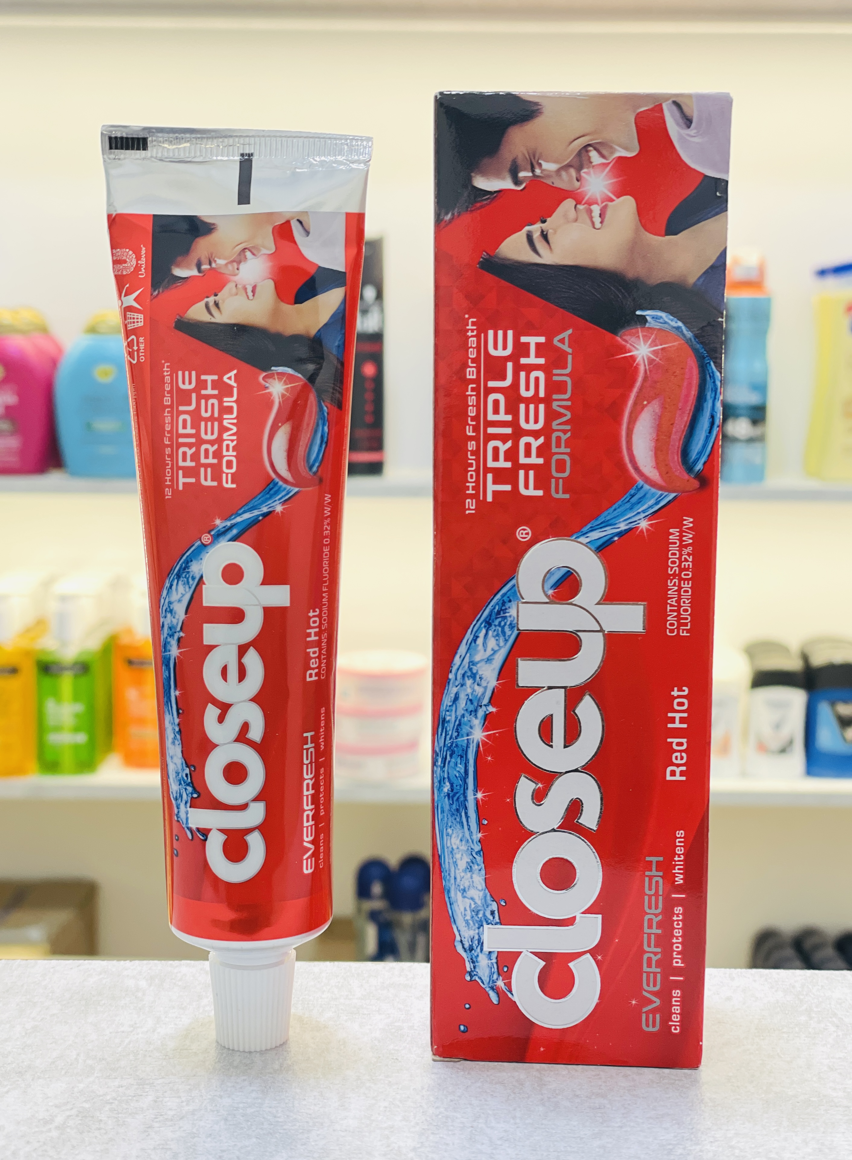 خمیر دندان کلوز اپ مدل 75میل Everfresh Red Hot