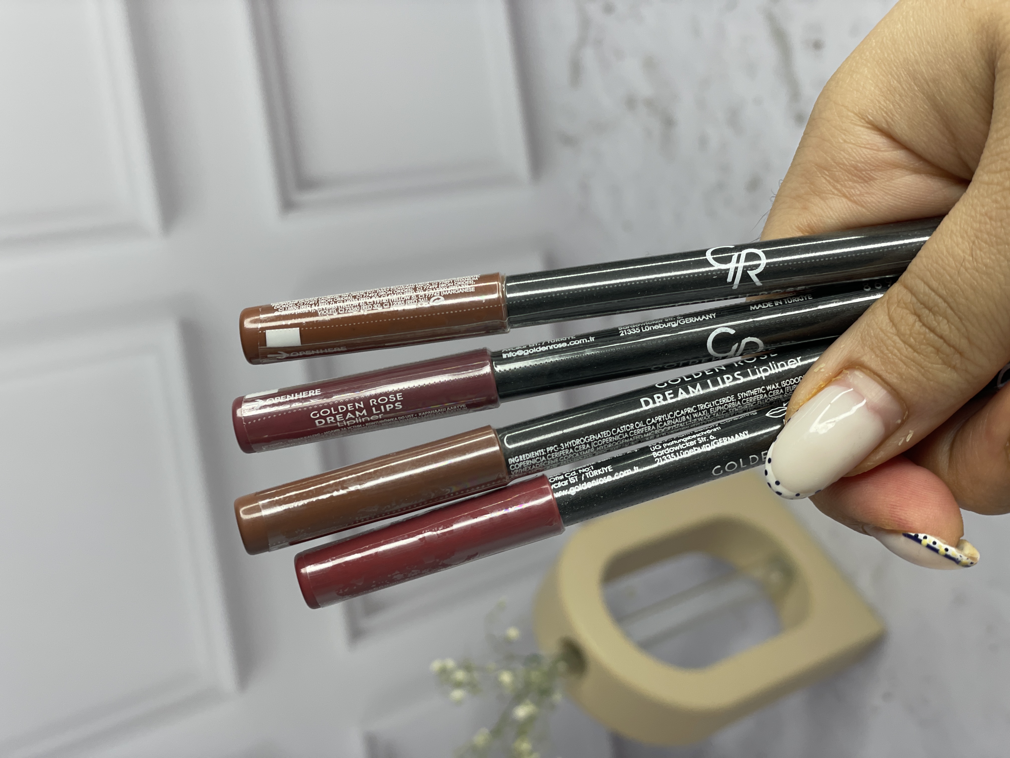 خط لب گلدن مدل DREAM LIPS با بافت نرم و مخملی-اورجینال